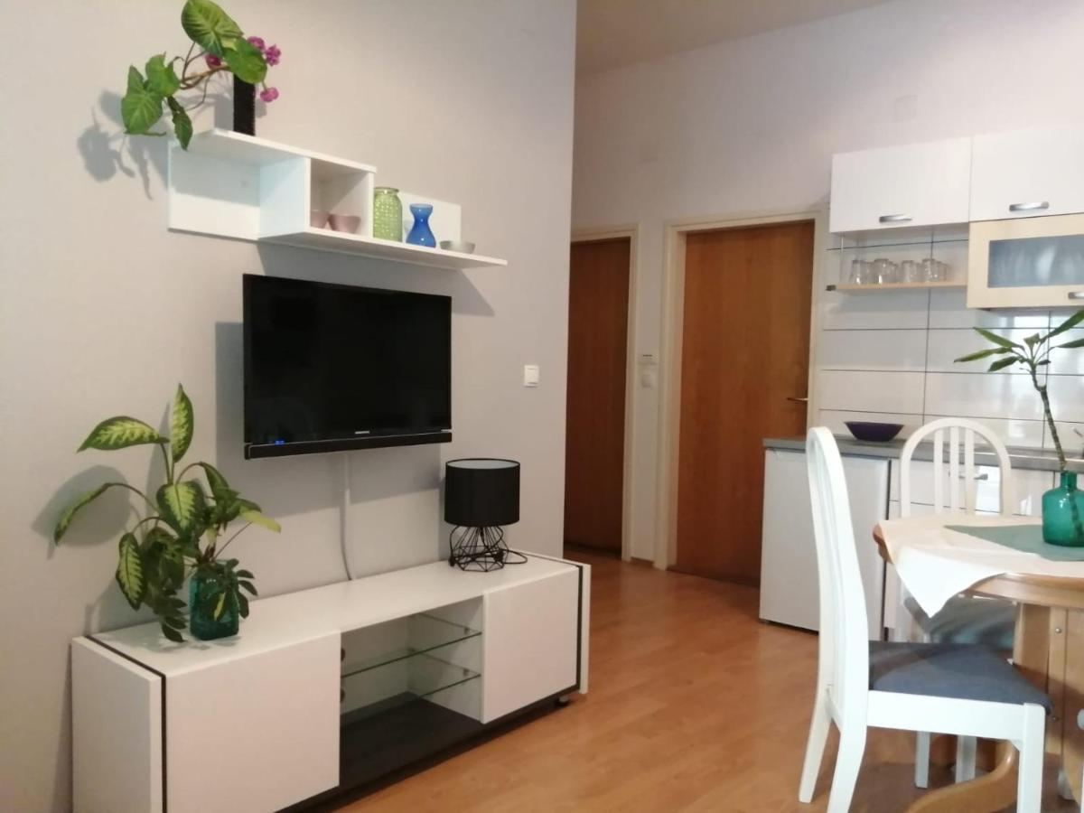 Apartments Suri Водице Экстерьер фото